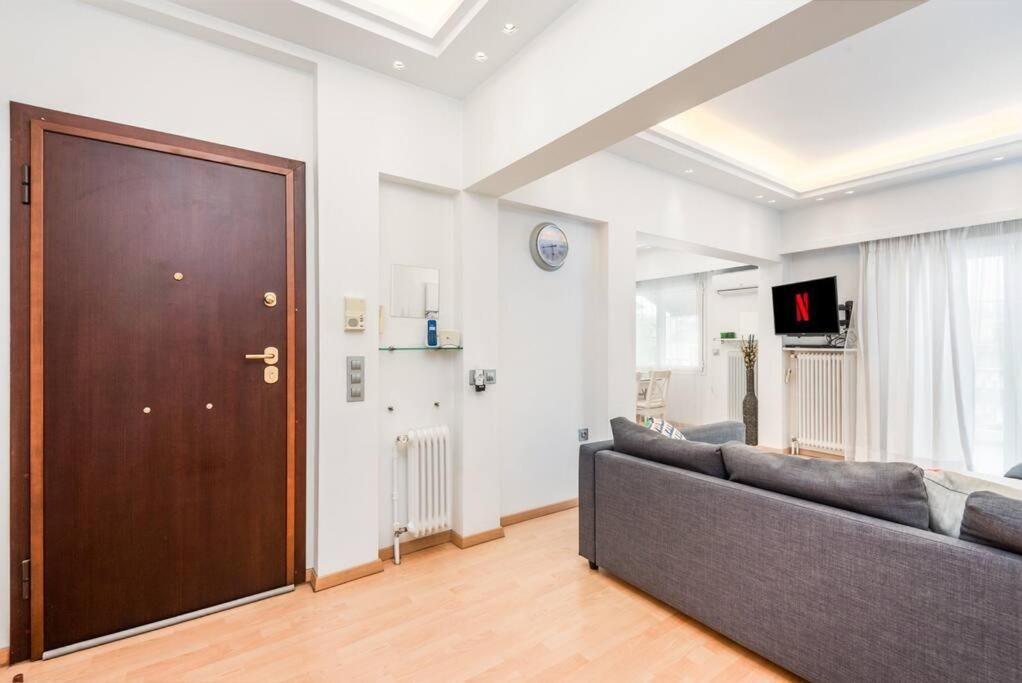 Modern Spacious Apt In Athene Buitenkant foto